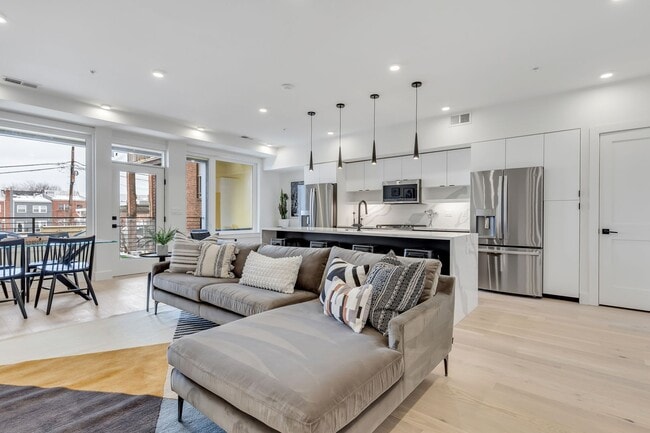 Interior Photo - Viva at Capitol Hill