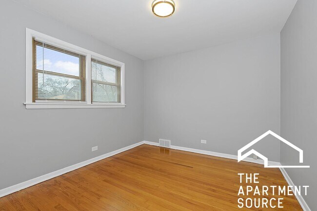 Building Photo - 1518 W 99th St