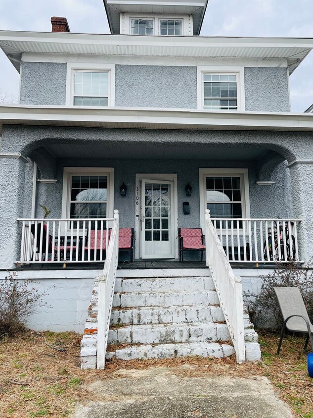 Primary Photo - Beautifully Renovated 3bdrm/1.5bth Home Lo...