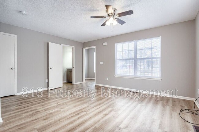 Foto del edificio - 2310-2312 Monroe Ave