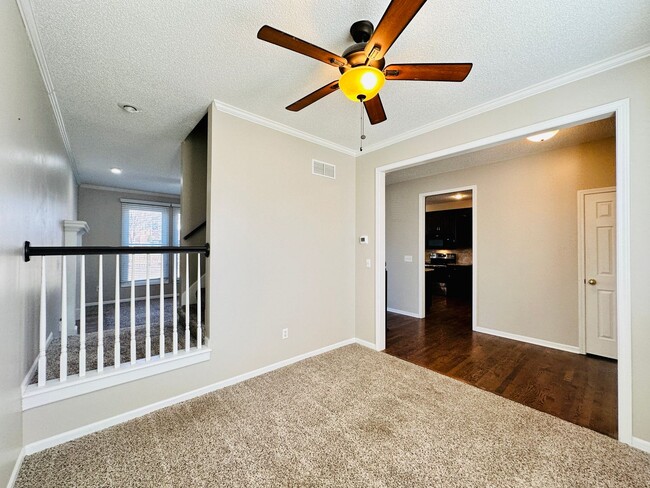 Building Photo - **BRAND NEW CARPETS** Beautiful Home in Bl...