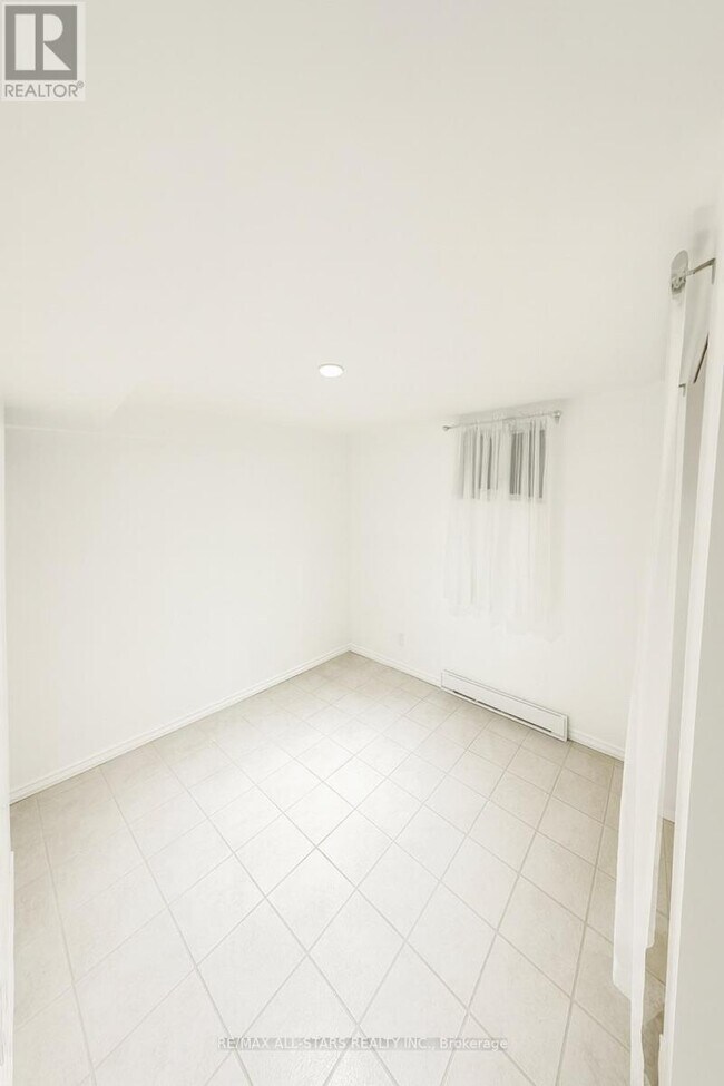 Photo du bâtiment - 1918 A Queen St E