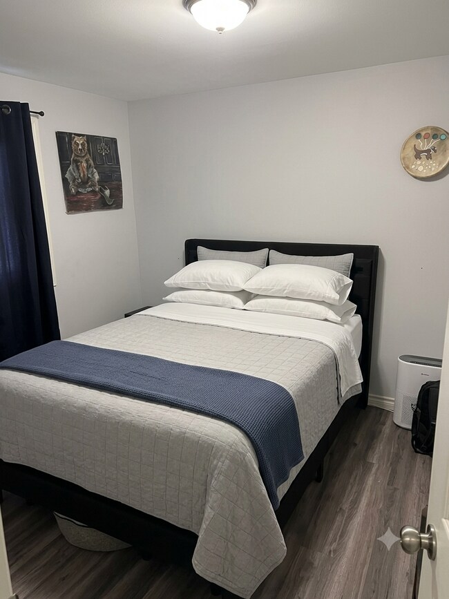 Photo du bâtiment - Spacious 3 Bed / 1 Bath Home in Sault Ste. Marie, ON – $2,500/month + Utilities. September 1st Oc...