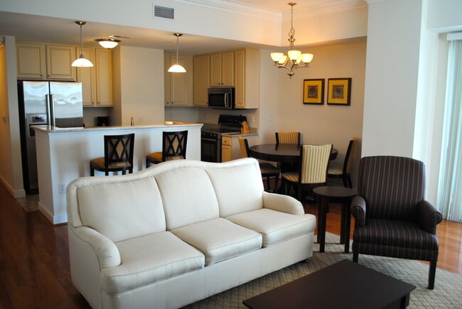 Building Photo - Fully Furnished Unit Downtown