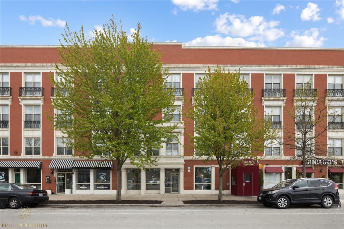 Primary Photo - 405 E Oakwood Blvd