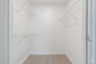 1BR, 1BA - 641SF - Walk-in Closet - Sunset Ridge Apartments