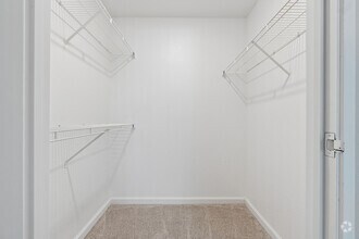 1BR, 1BA - 641SF - Walk-in Closet - Sunset Ridge Apartments