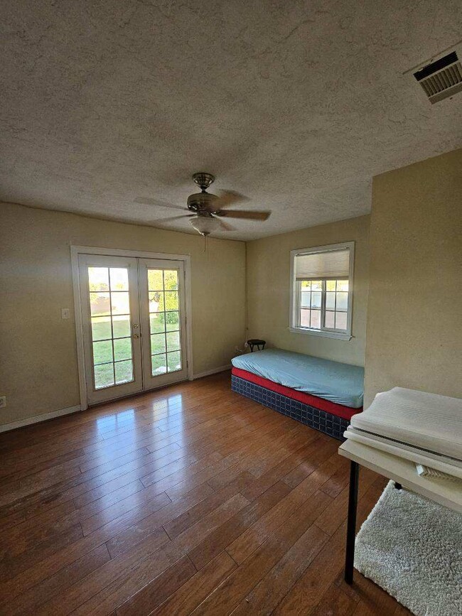 Foto del edificio - 4605 Seminole Dr
