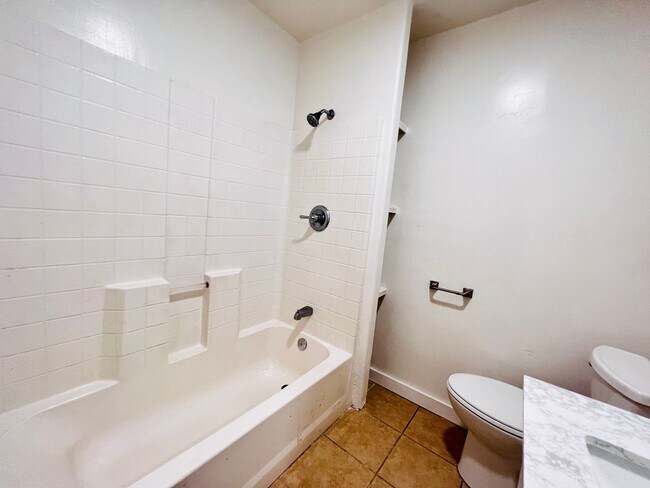 Foto del edificio - Adorable bungalow cottage in Bluff Park