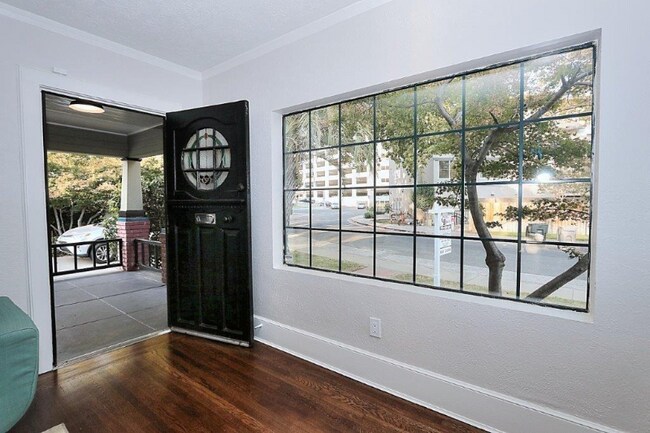 Foto del edificio - 2348 42nd St