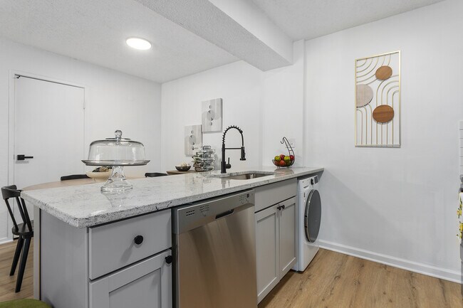 Cocina moderna - Robin Hill Apartments