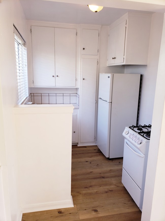 212 N Hollywood Way Unit C, Burbank, CA 91505 Apartments in Burbank