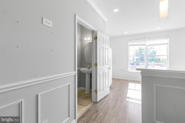 Building Photo - 267 Osborn St