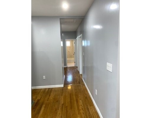 Foto del edificio - 30 Glenhill Rd