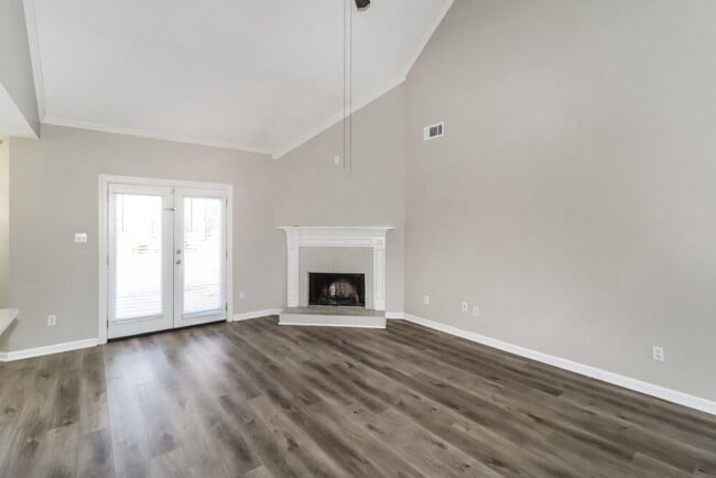 Building Photo - 8690 Sandy Hill Cove E