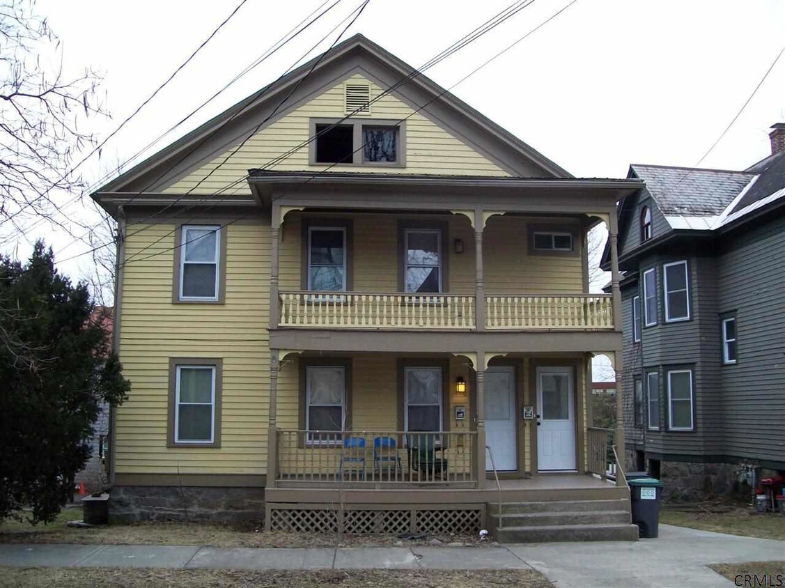 130 Woodlawn Ave, Saratoga Springs, NY 12866 Condo for Rent in