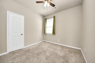 Building Photo - 17630 Holroyd Rd