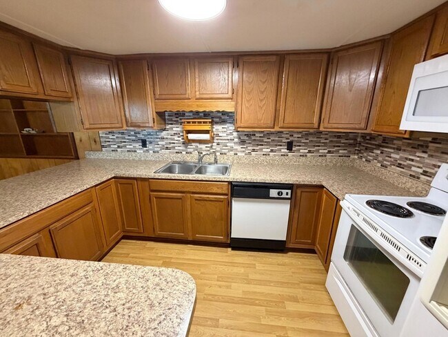 Building Photo - 2689 Stricklands Ln