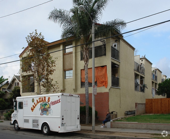 Building Photo - 1800 N Spurgeon St