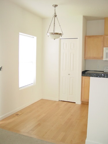 Building Photo - 14741 SW Beard Rd