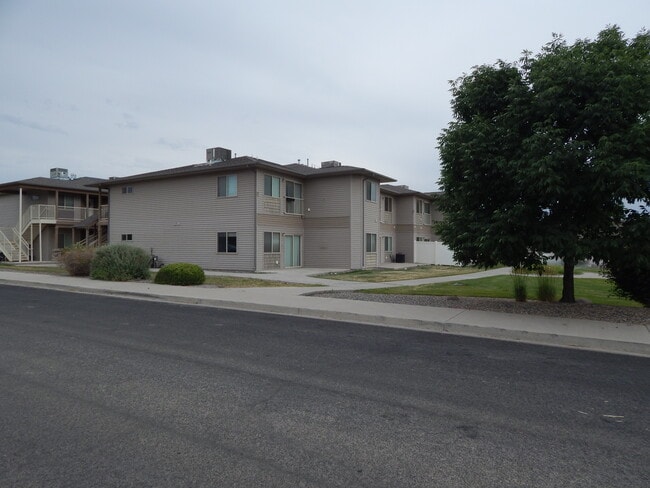 Building Photo - 2474 Orion Way