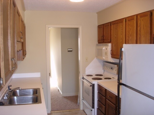 Foto del edificio - Exclusively Offered by Muse Realty, LLC