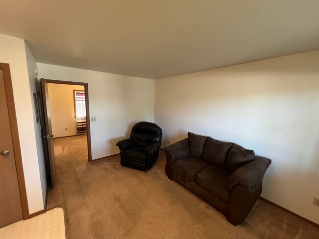 Building Photo - Fairway Court