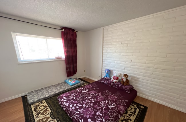 Building Photo - 3 Bedroom 2 Bathroom Condo Near Leetsdale ...
