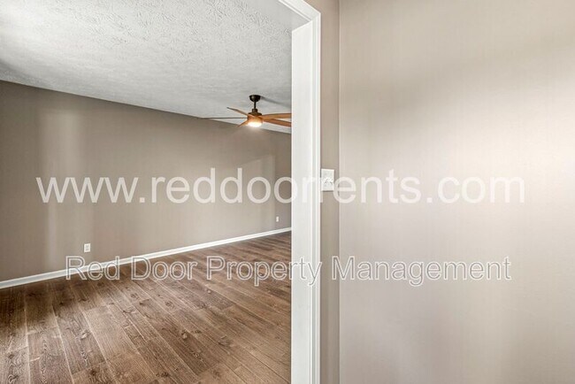 Building Photo - 8635 Bishops Ln