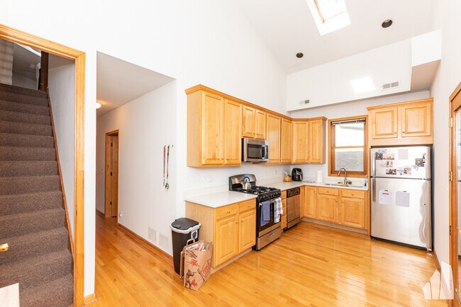 Foto del edificio - 1937 W Diversey Pky