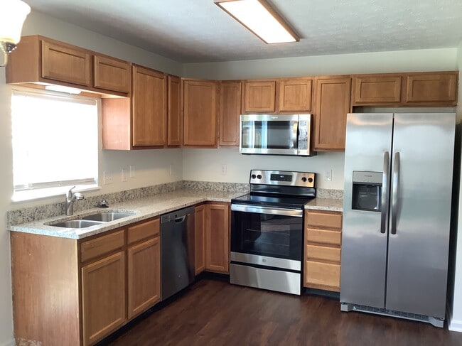 Building Photo - 945 Atmore Pl