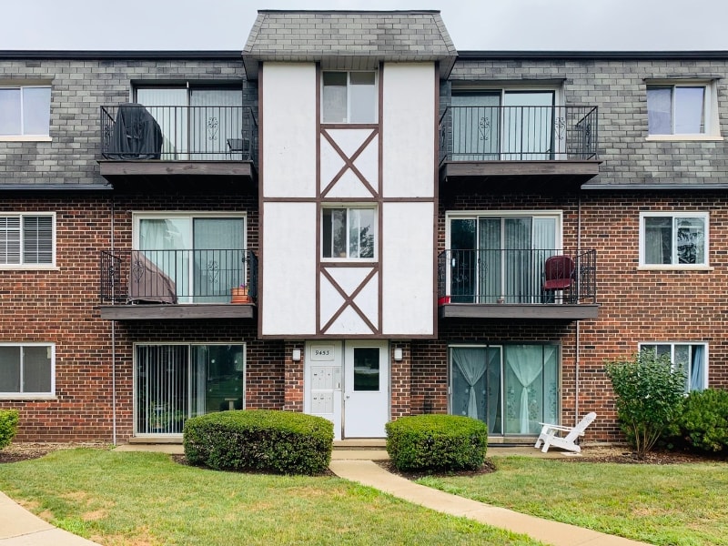 Photo - 9462 Bay Colony Dr (Des Plaines, IL)