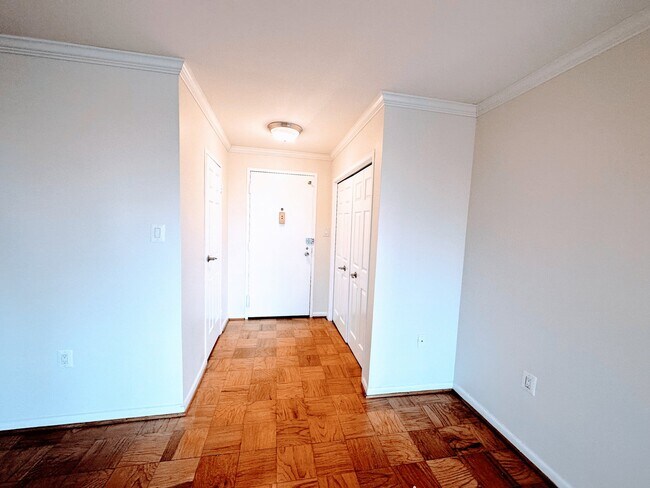 Foto del edificio - 10500 Rockville Pike
