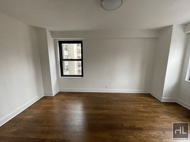 Building Photo - E 88th St