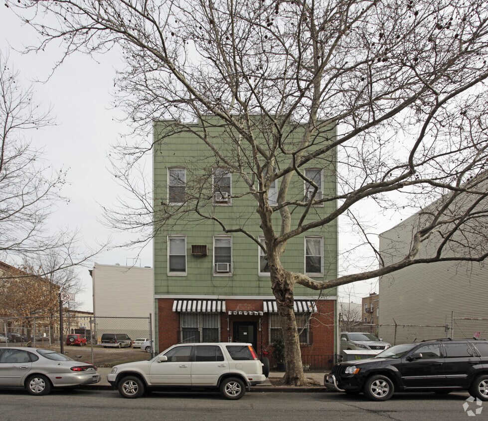 Building Photo - 518 Graham Ave