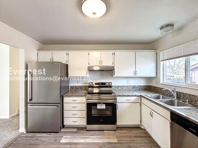 Building Photo - 739 43rd Ave