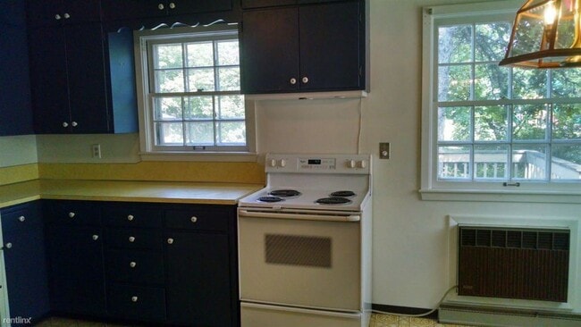 Building Photo - 3 Bedroom 2 Bath South Moorhead