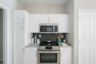 Building Photo - Highlands at Alexander Pointe