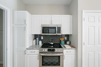 Building Photo - Highlands at Alexander Pointe