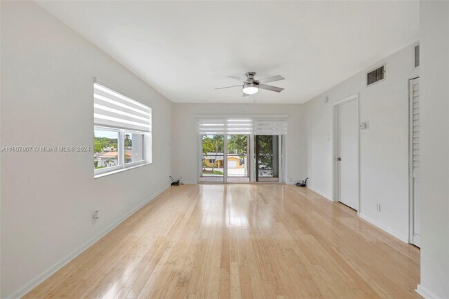 Foto del edificio - 3040 NE 16th Ave
