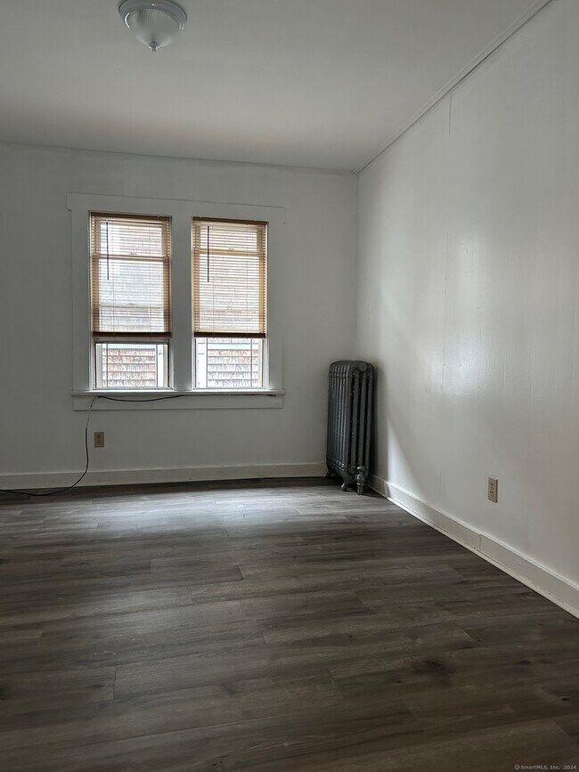 Foto del edificio - 125 Poquonnock Rd