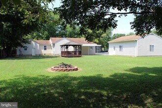 Building Photo - 6031 Rosedale Dr