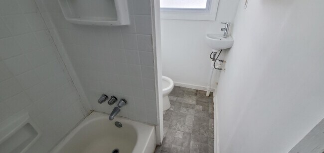 Foto del edificio - 426-430 Vine Ave NE