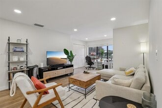 Building Photo - 2926 S University Dr