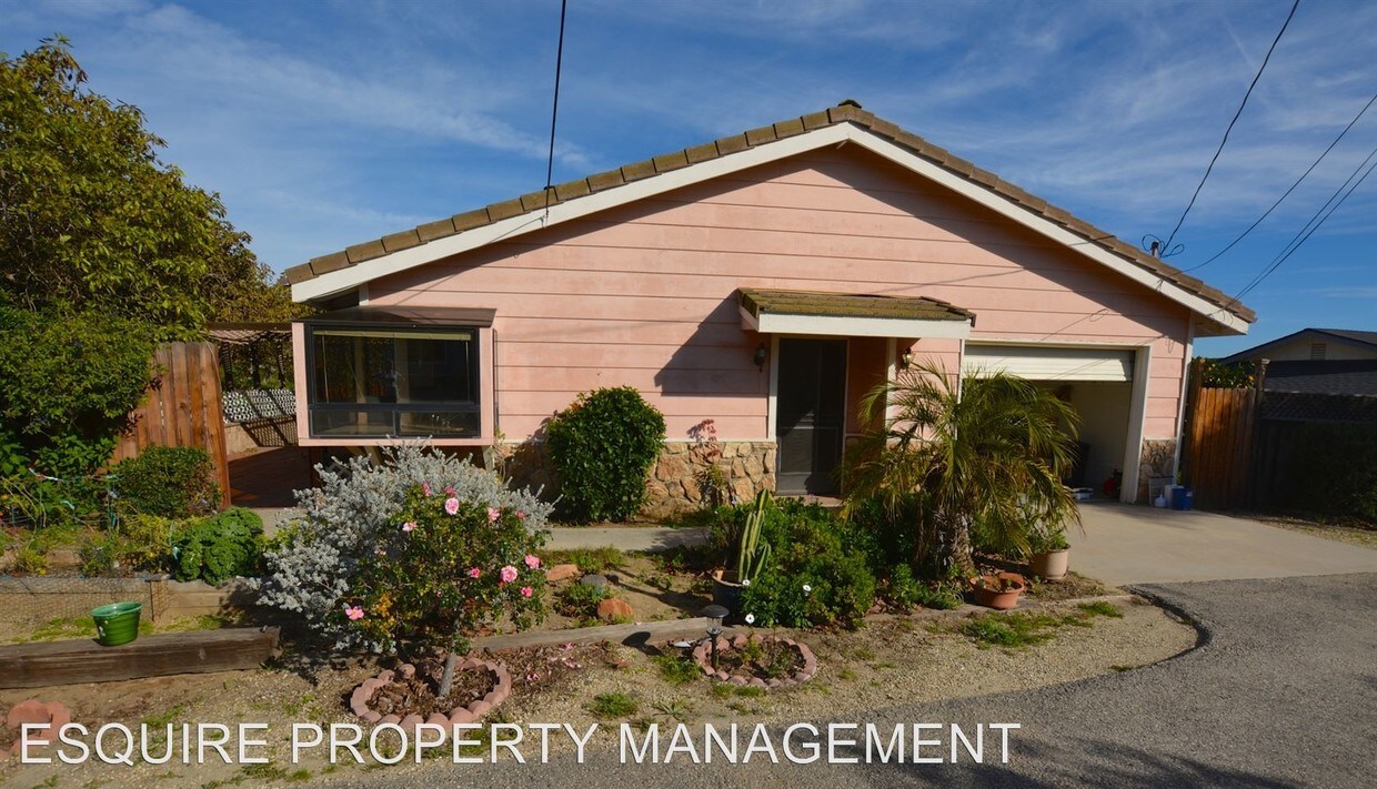 Primary Photo - 738 Mesa Dr