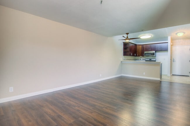 Building Photo - La Vista Terrace