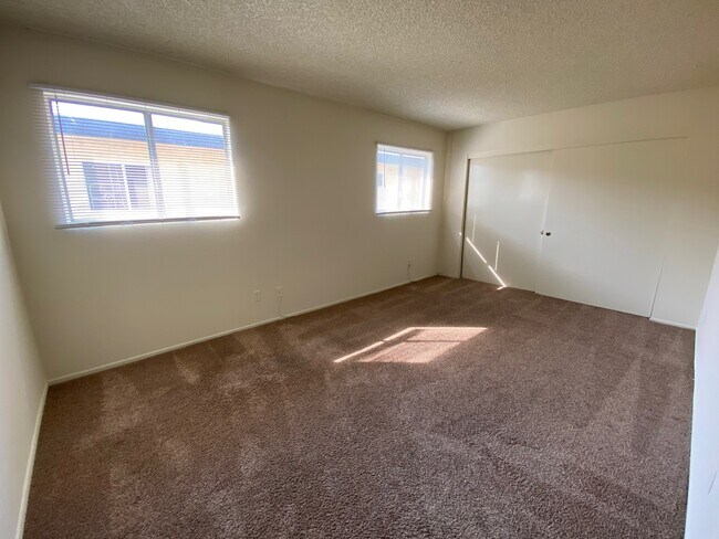 Building Photo - 7921 MacDonald Dr