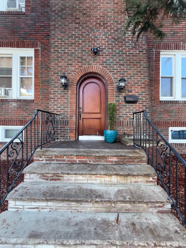 Primary Photo - 92-94-94 Schofield St
