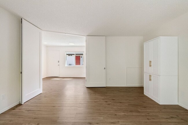 Building Photo - 1835 Garden St