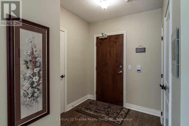 Building Photo - 4 Lake Ave